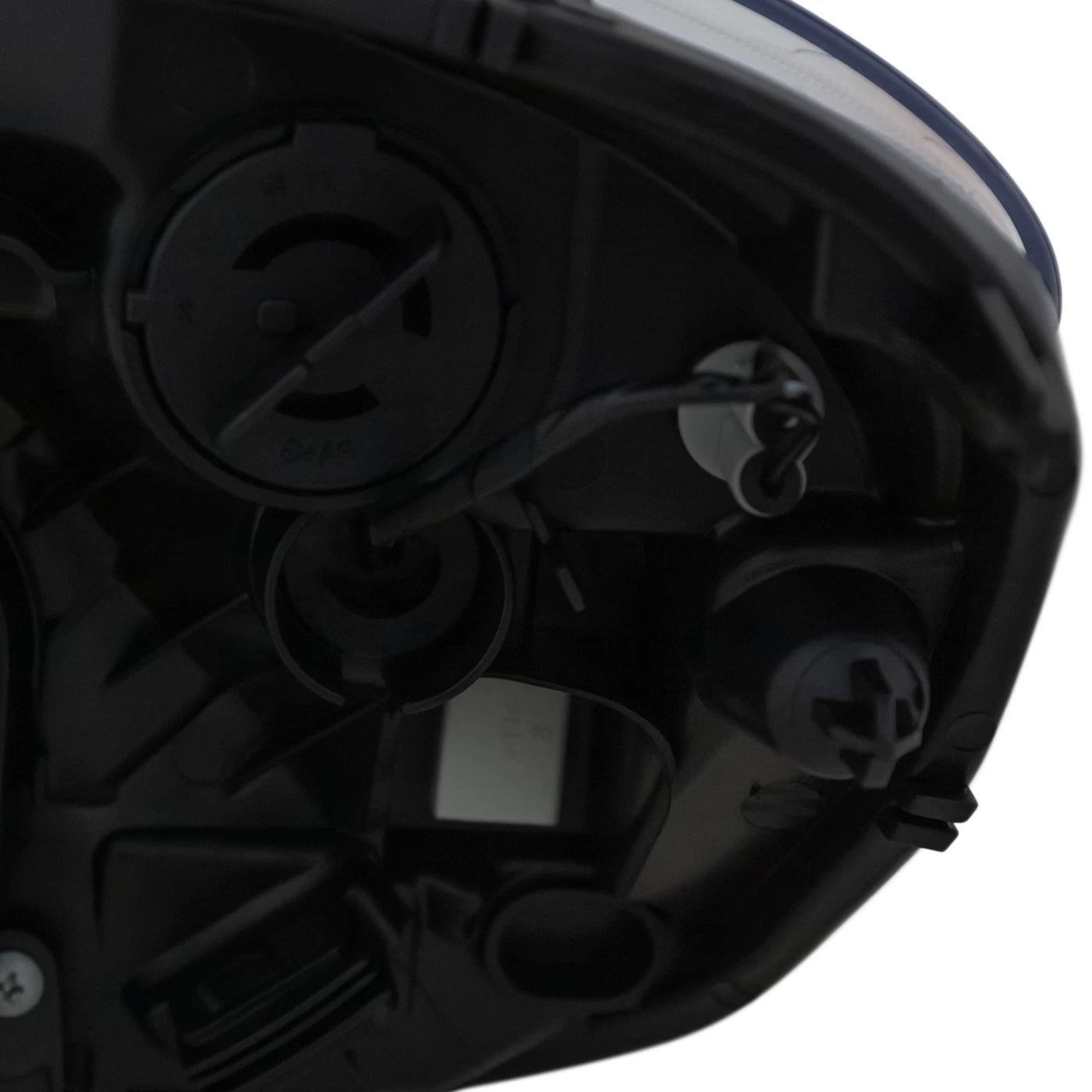 Headlight For 2010 2011 2012 2013 Volvo XC60 Right With Bulb