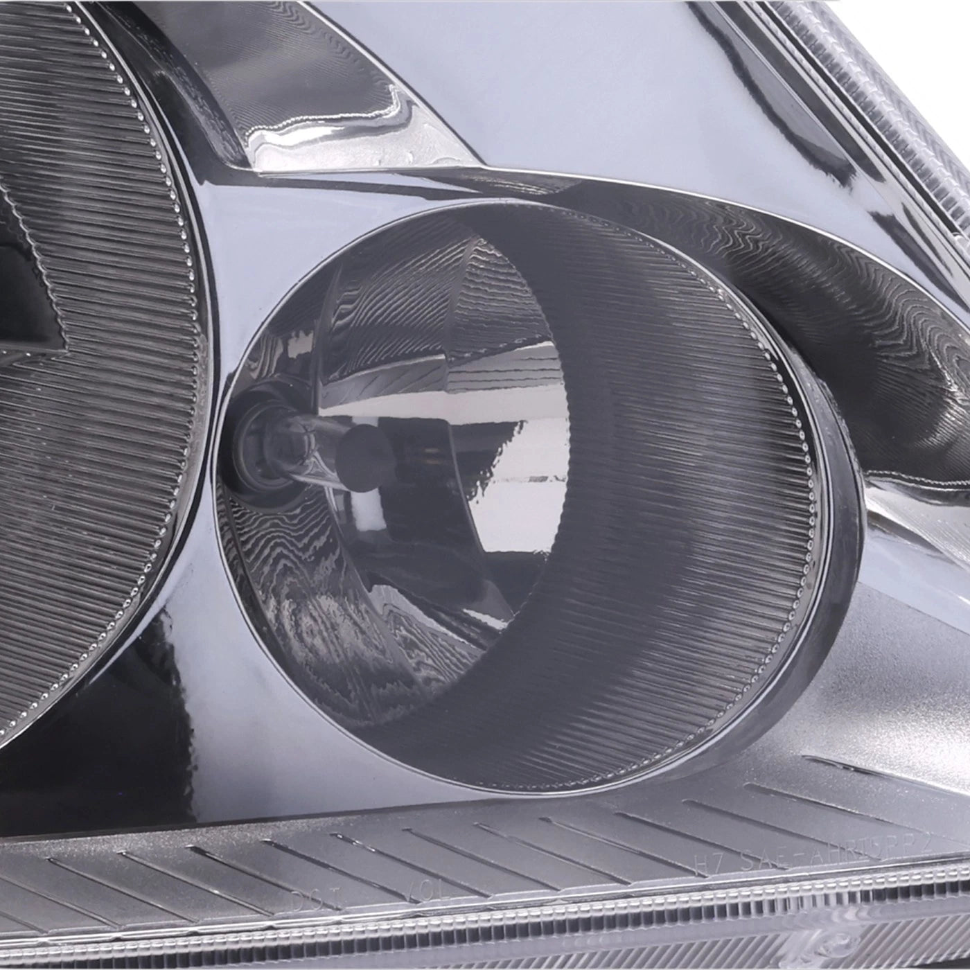 Halogen Headlight For 2007-2009 Dodge Sprinter 2500 Right w/ Bulb