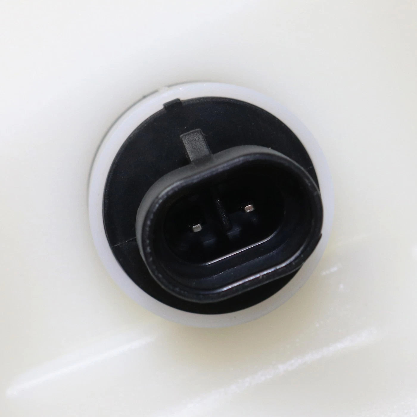 Washer Reservoir For 2013-15 Chevrolet Malibu 2014-20 Impala with Pump 13311008